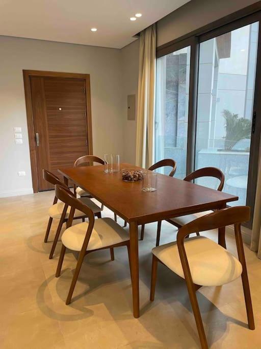 Two Bedroom Serviced Silver Palm Apartment *